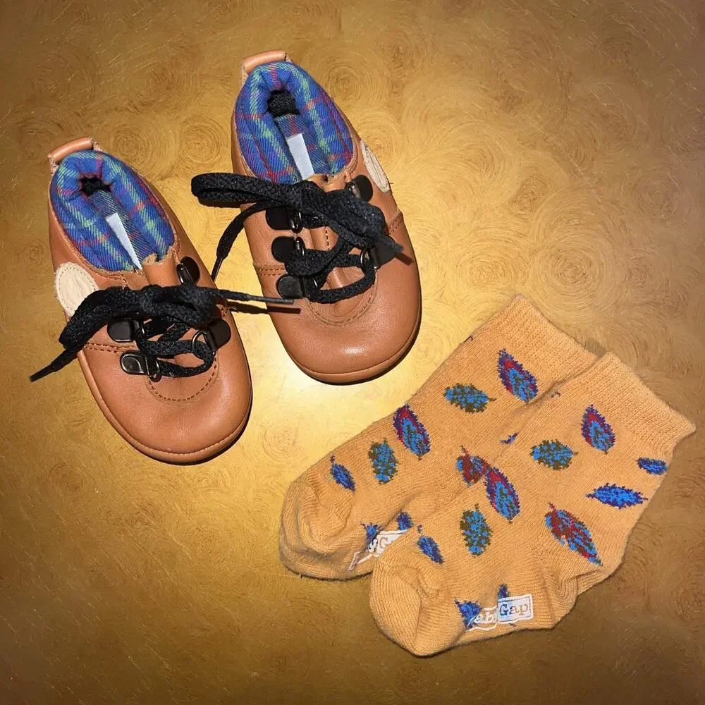 VTG Toddler University Booties Leather-like Plaid Flex Zone Sz 2 + VTG GAP Socks